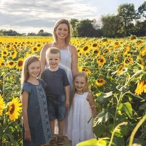 Meet your Posher, Leslie